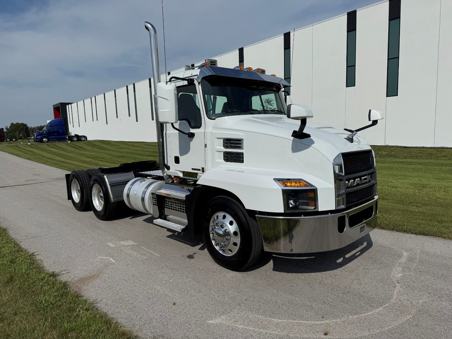 2022 Mack Anthem in Carroll, IA — photo 8